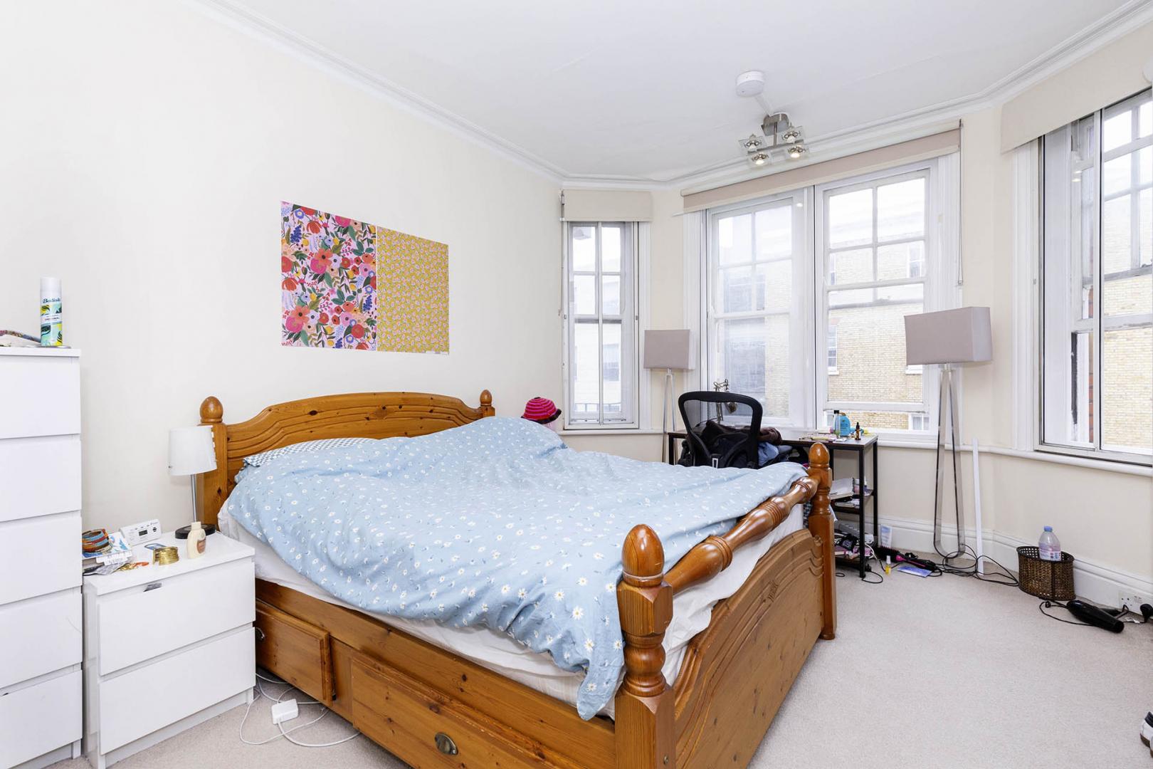 Three double bedrooms, two bathrooms, high ceilings and a spacious lounge. Melcombe Court, Dorset Square, Baker Street